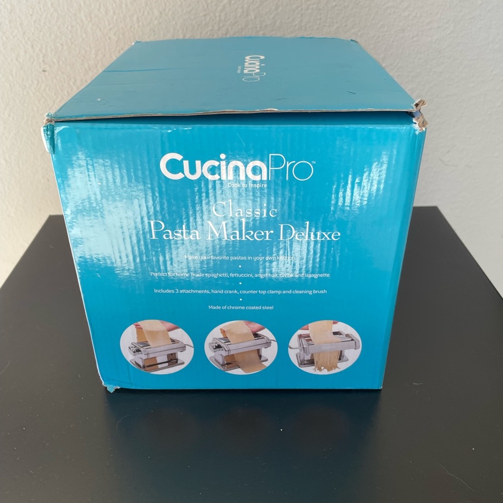New in Box Cucina Classic Pro Pasta Maker Deluxe & Ravioli Maker - Picture 3 of 4